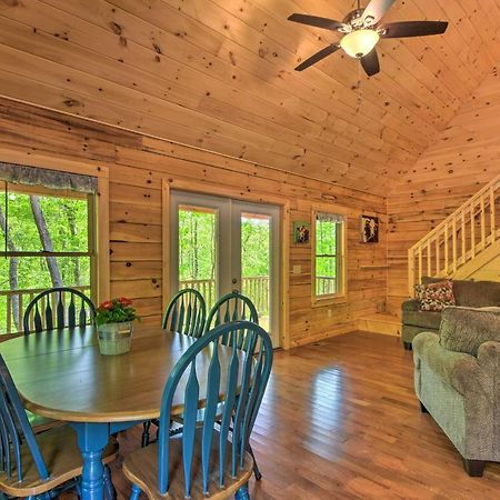 Murphy Cabin With Spacious Deck And Forest Views! Екстер'єр фото