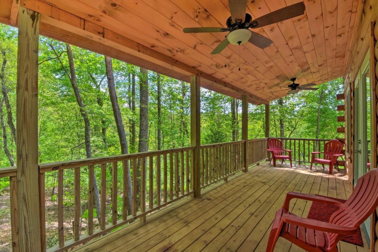 Murphy Cabin With Spacious Deck And Forest Views! Екстер'єр фото