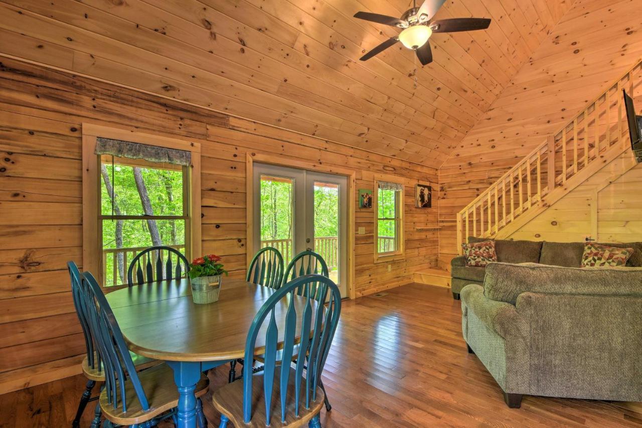 Murphy Cabin With Spacious Deck And Forest Views! Екстер'єр фото