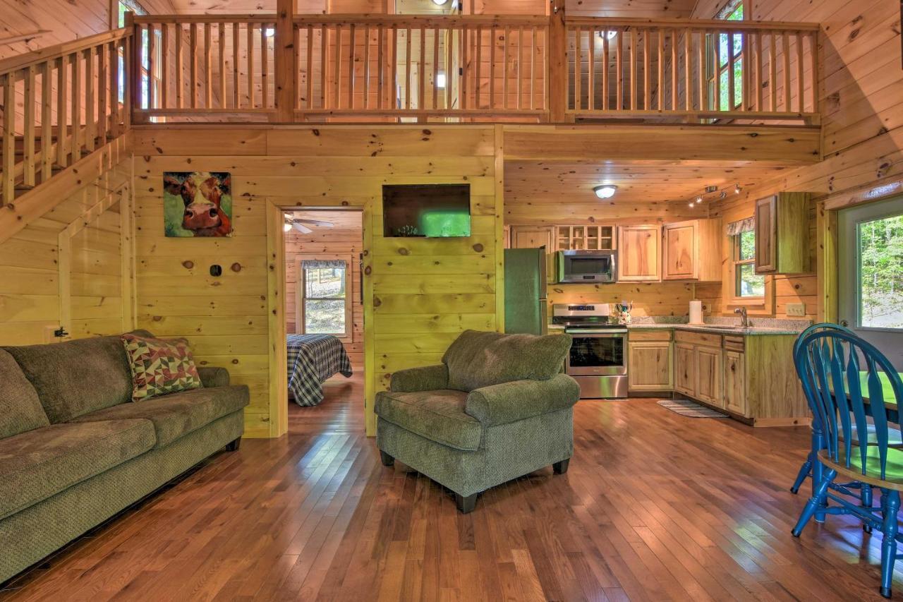 Murphy Cabin With Spacious Deck And Forest Views! Екстер'єр фото